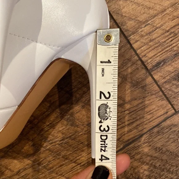 PUFFER HEELED BOOT Stiletto White Pointed Toe Bootie - Picture 8 of 11